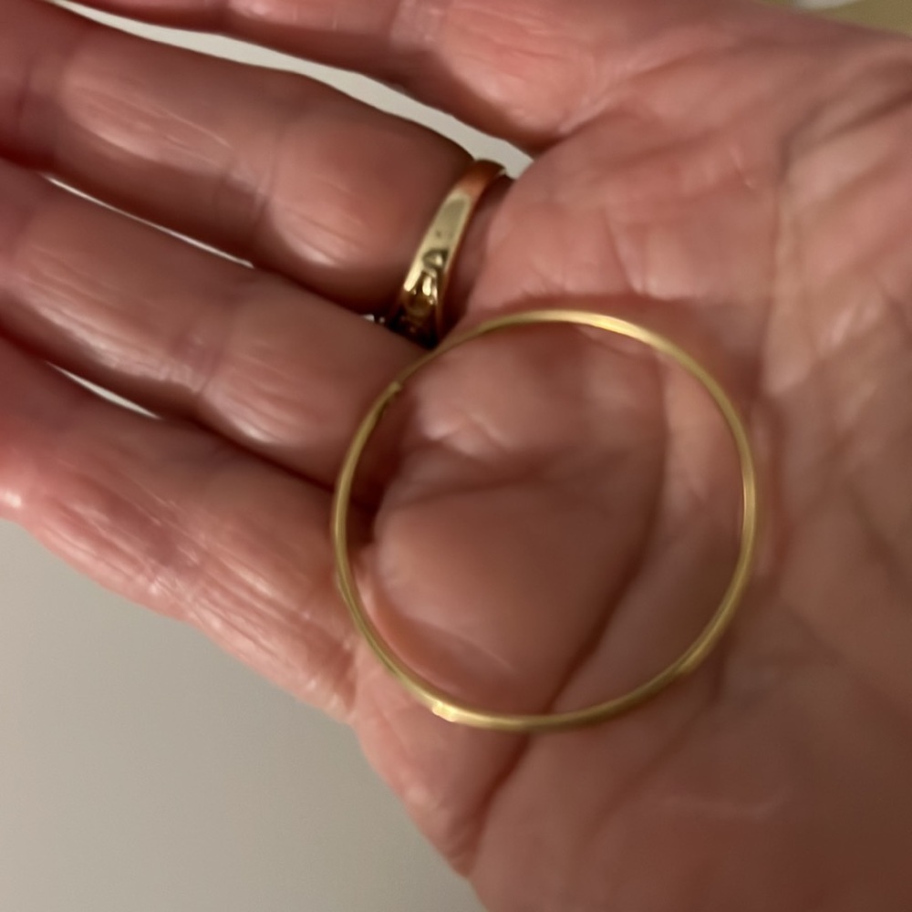 Vintage 70s BoHo Continuous Round Hoops Gold-Tone Pierced Earrings NWOT - Picture 4 of 4